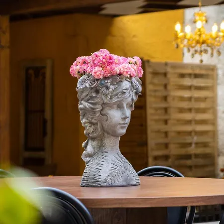 Szálloda April Luxury (adults Only)