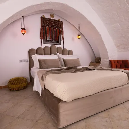 April Luxury (adults Only) Hotel 4*