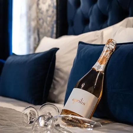 Hotel April Luxury (adults Only) 4*